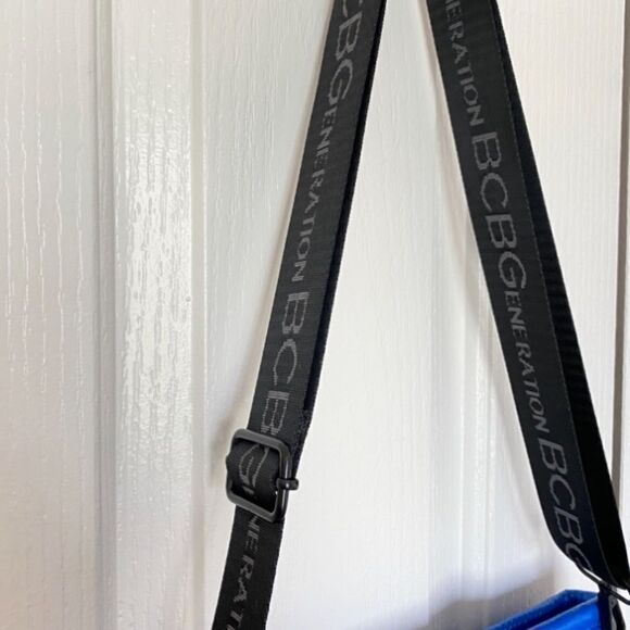 BCBG 2 IN 1 PUFFY ZIP TOP CROSSBODY SHOULDER BAG NWT INDIGO BLU - Picture 11 of 16